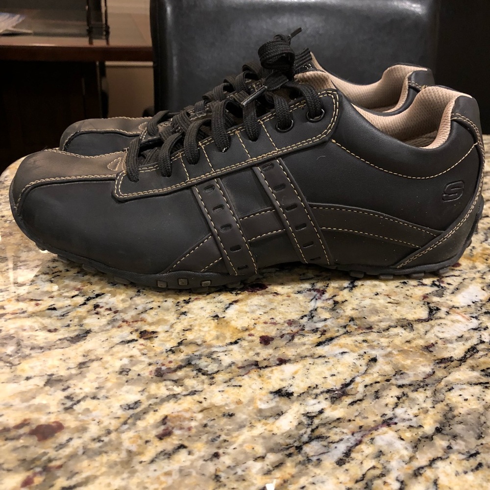 Men’s Skechers, size 8.5